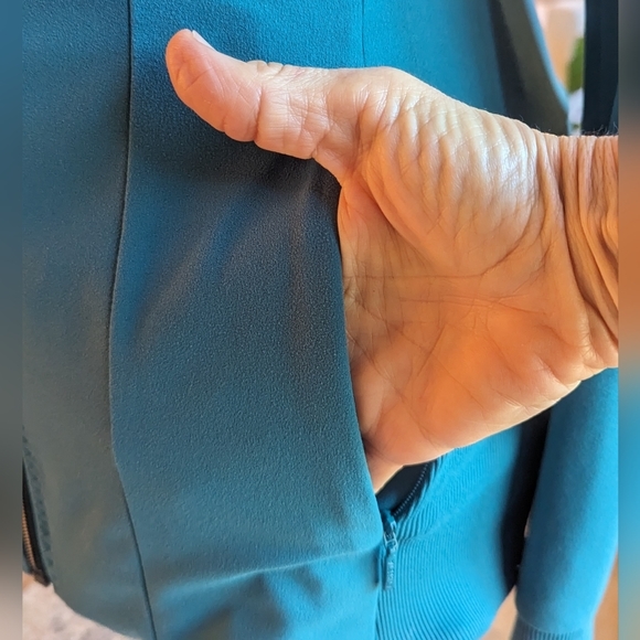 ATHLETA Shanti Jacket Billiard Powervita Teal, Athletic and Yoga Women's Medium - Picture 5 of 15